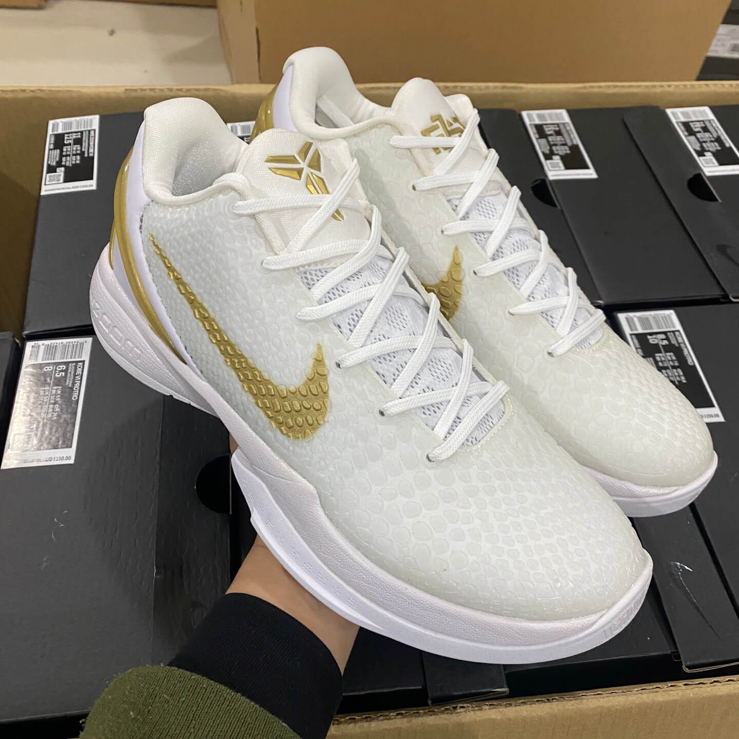 Nike Kobe Basketball Shoes White Gold