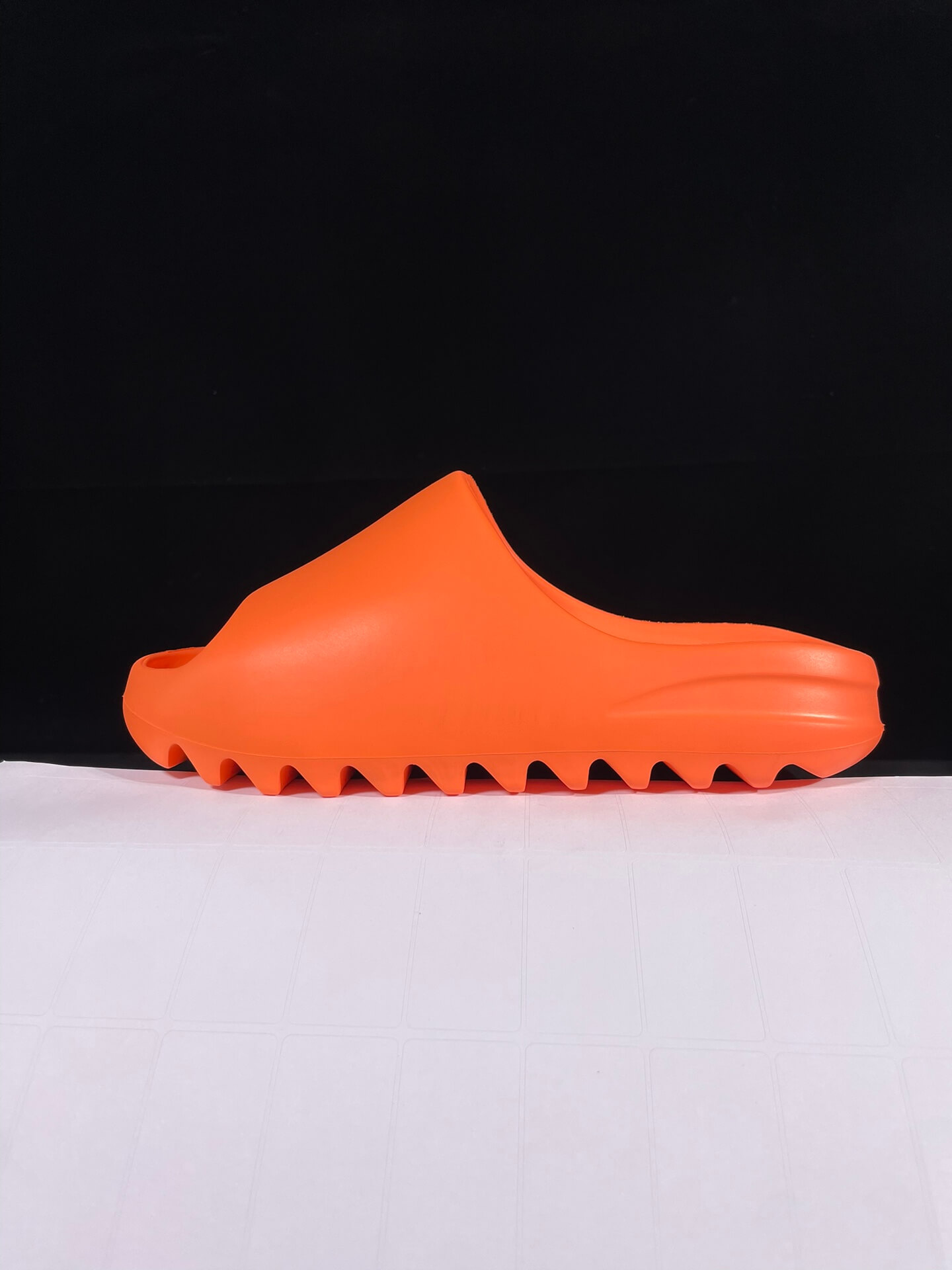 Yeezy Slide Orange Slip-On Slipper