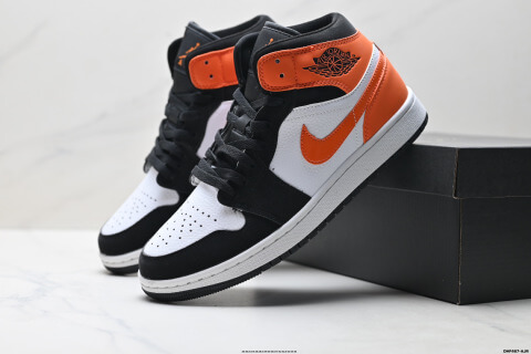 NIKE Air Jordan 1 Retro Mid Basketball Shoes