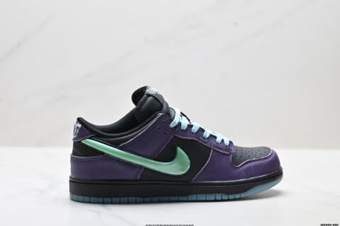 NIKE DUNK LOW Retro Low-Top Sneakers