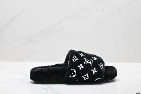Chanel Women's Autumn And Winter Fur Slippers