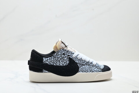 Nike Blazer Low'77 Jumbo Sneakers