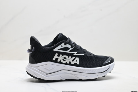 HOKA CHALLENGER 8 Running Shoes