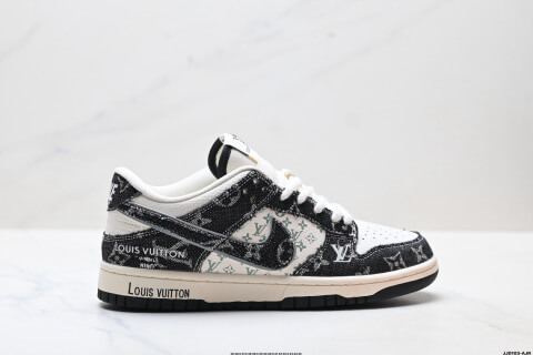 NIKE DUNK LOW Retro Low-Top Skate Shoe
