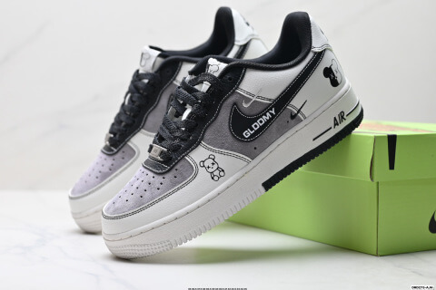 NIKE AIR FORCE 1'07