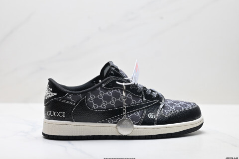 Nike Air Jordan 1 x Travis Scott Low Reverse Swoosh