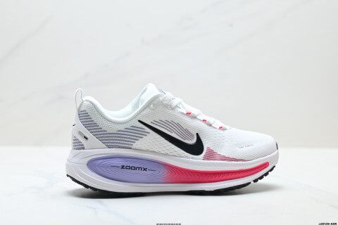 Nike VOMERO 18 Running Shoes