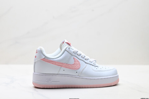 Nike AIR FORCE 1'07 Low-top Sneakers