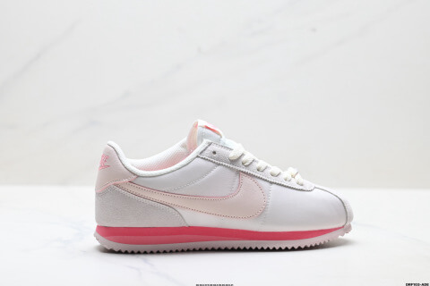 Nike Classic Cortez Casual Running Shoes
